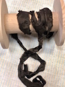 WSTĄŻKA GNIECIONA 1,4 M old fashion ODCIEŃ CIEMNY BRĄZ