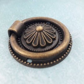 UCHWYT METALOWY KOŁATKA Z ROZETĄ 6,4X 3,5CM