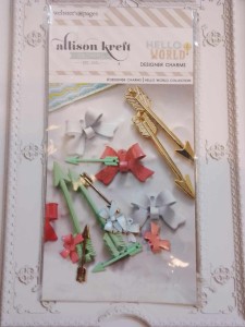 ZAWIESZKI STRZAŁY I KOKARDY 8 SZT CH145