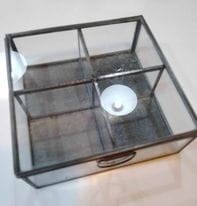 SZKATUŁKA SZKLANA Z PRZEGRÓDKAMI 14X14CM