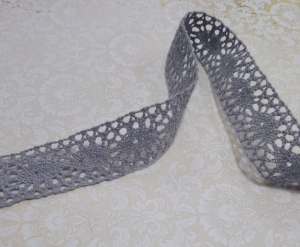 KORONKA BAWEŁNIANA 2,5CM SZEROKA,SZARA, 1,70M