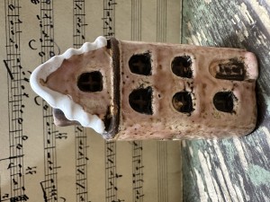 KAMIENICZKA DOMEK CERAMIKA RÓŻ PUDROWY 1SZT