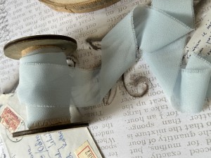 WSTĄŻKA RWANA SZYFONOWA 3cm JASNY NIEBIESKI