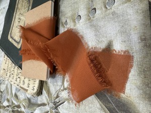 WSTĄŻKA RWANA SZYFONOWA 3cm RUDA