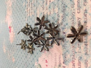 ĆWIEKI OZDOBNE - KWIATUSZKI SREBRNE 12SZT